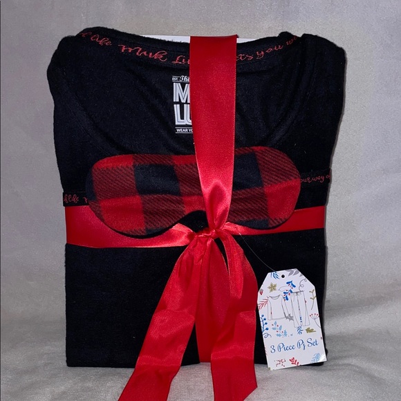 Muk Luks Other - NWT Muk Luks Black/Red Plaid Women's Pajama Set.  Size XL